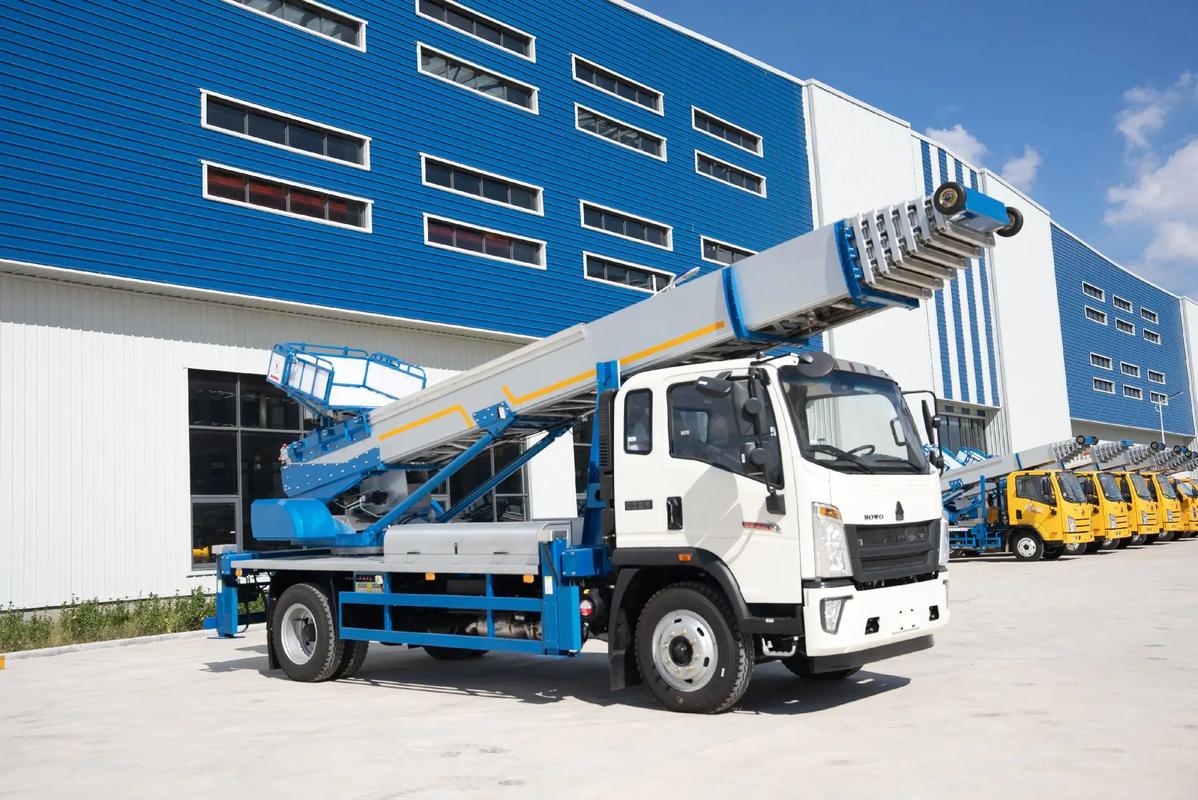 新都出租云梯车高空作业车 建筑垃圾搬运