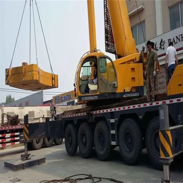 新都当地吊车出租|机器吊装|75吨|工厂搬迁服务