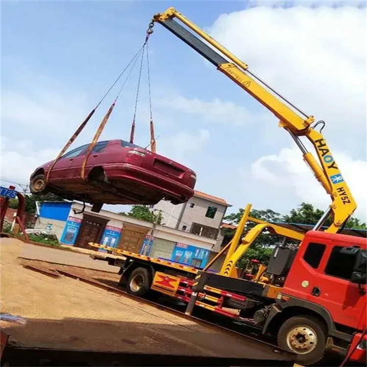 新都吊车吊汽车的正确方法